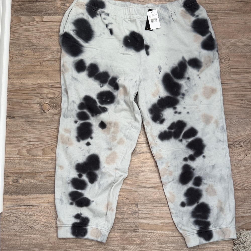 AFRM Women’s  Tie-Dye Sweatpants - Black, tan and blue.
